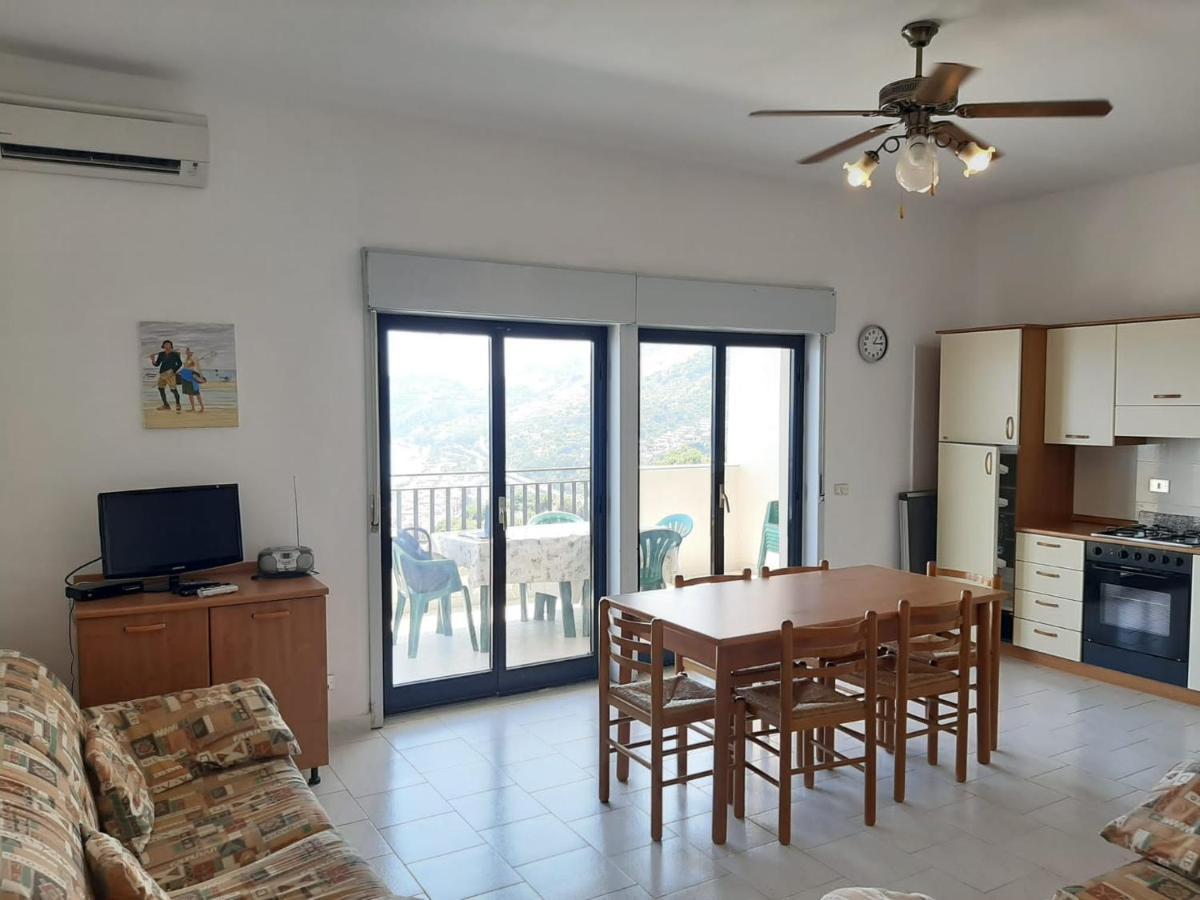 Ferienwohnung Casa Vacanze Andreana Letojanni Exterior foto