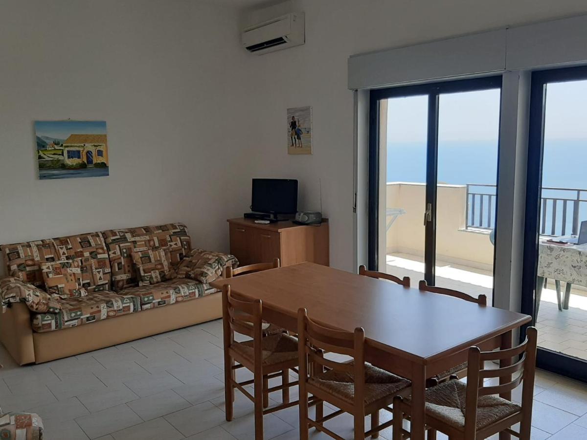 Ferienwohnung Casa Vacanze Andreana Letojanni Exterior foto