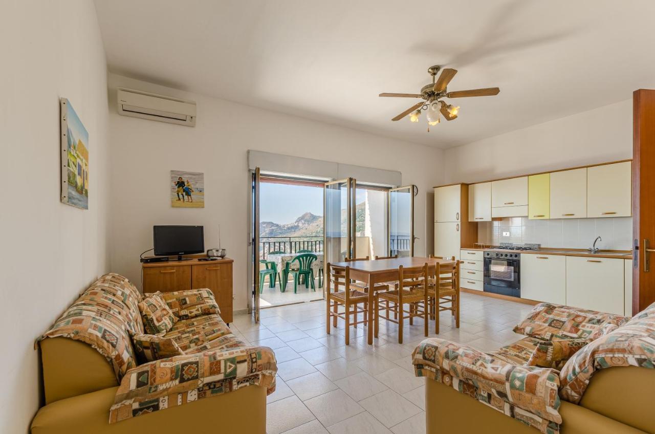 Ferienwohnung Casa Vacanze Andreana Letojanni Exterior foto